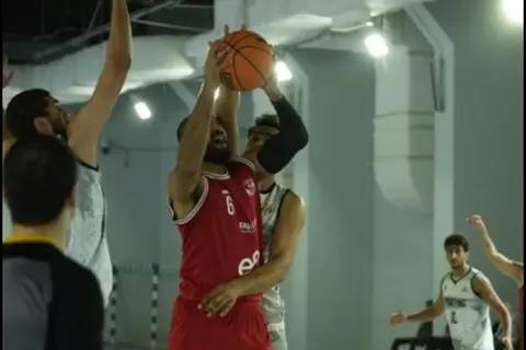 كرة سلة.. الأهلي يهزم سبورتنج ويعزز صدارته لدوري السوبر